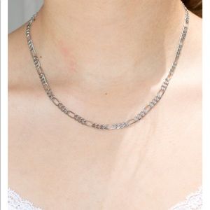BRANDY MELVILLE SILVER FIGARO CHAIN NECKLACE
